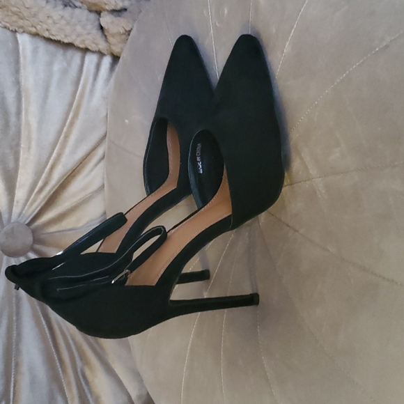 Black suede point toe stilettos - Picture 2 of 3